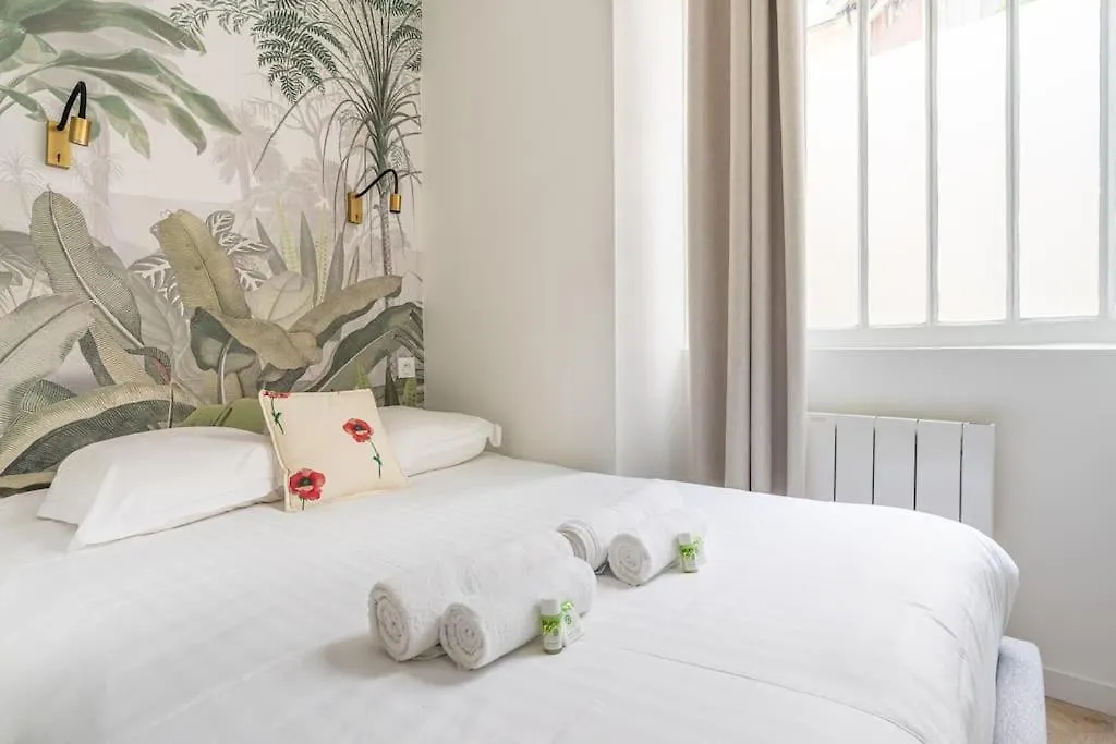 New - Luxeux Avec Cinema Et Sauna * Paris